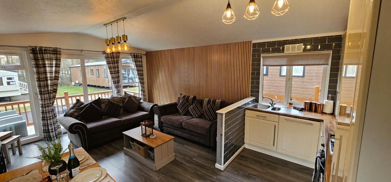 Tranquil Lodge Hot Tub And Free Golf Swarland Buitenkant foto
